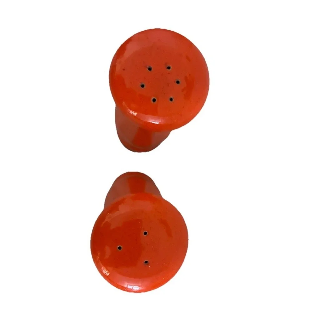 Vintage Designs USA Salt And Pepper Shakers‎ 9.5